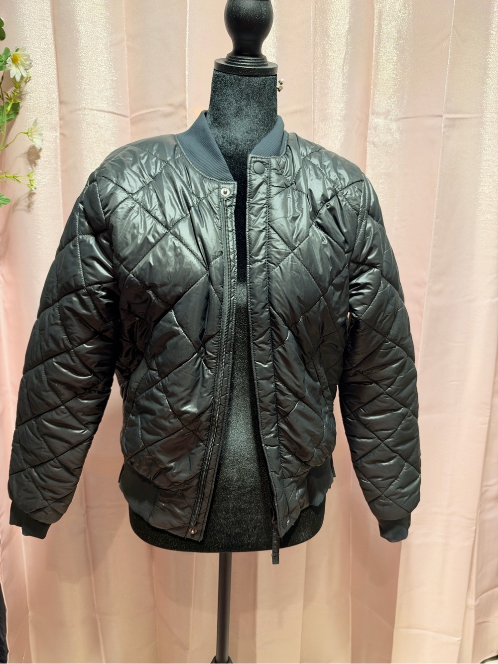 Women's Quilted Bomber Jacket in Black